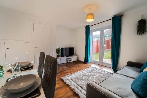 Modern Luxury 2 Bed Didcot Home with Free Parking — 4-Star Luxury Hotel in Didcot, United Kingdom