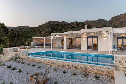 Villa Siriatis II Seaview — 4-Star Luxury Hotel in Agios Vasileios, Greece