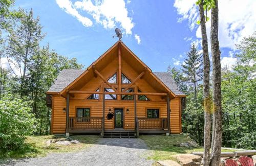 Brown Bear Lodge — 4-Star Luxury Hotel in Chatham, Canada
