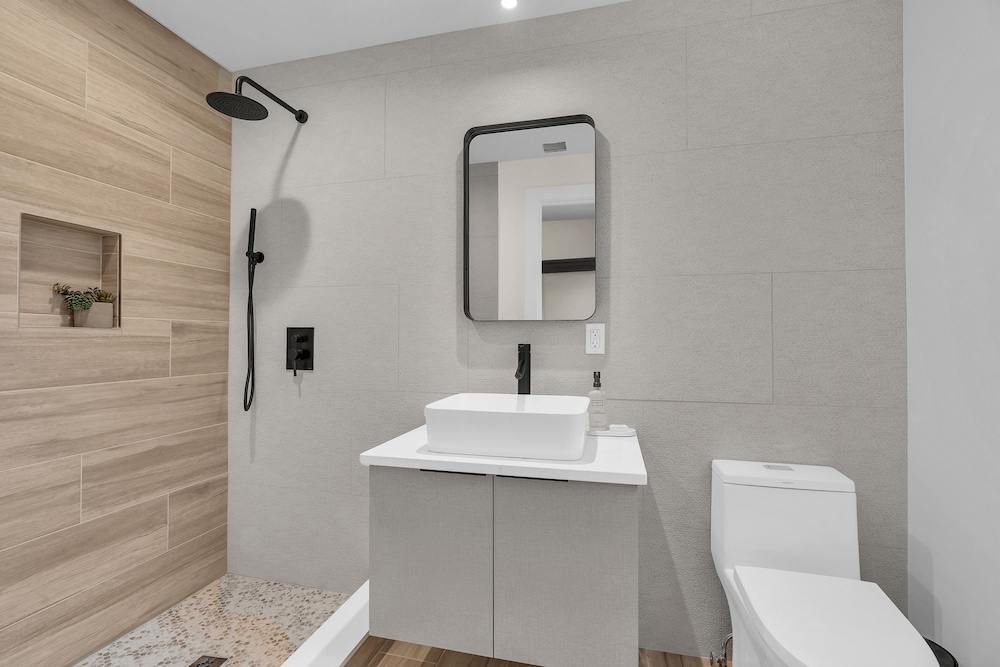 The St Laurent Social Club & Guest Rooms - photo 27