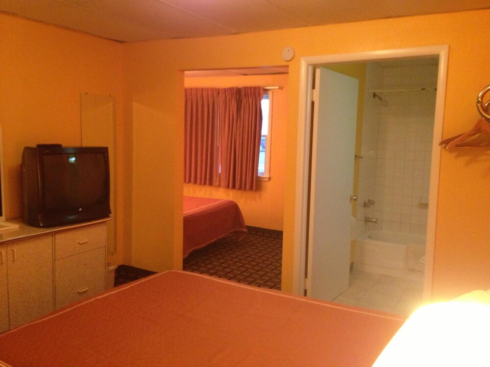 Red Carpet Inn Niagara Falls - photo 24