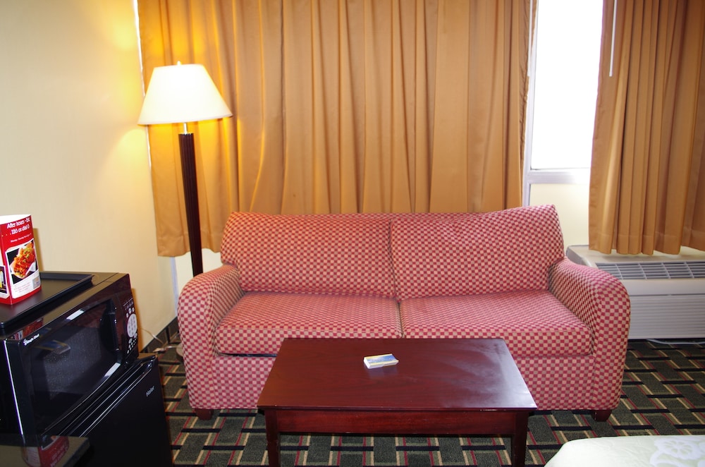 Days Hotel & Conference Center by Wyndham Danville - photo 6