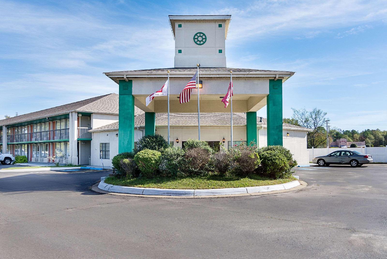 Econo Lodge - photo 2