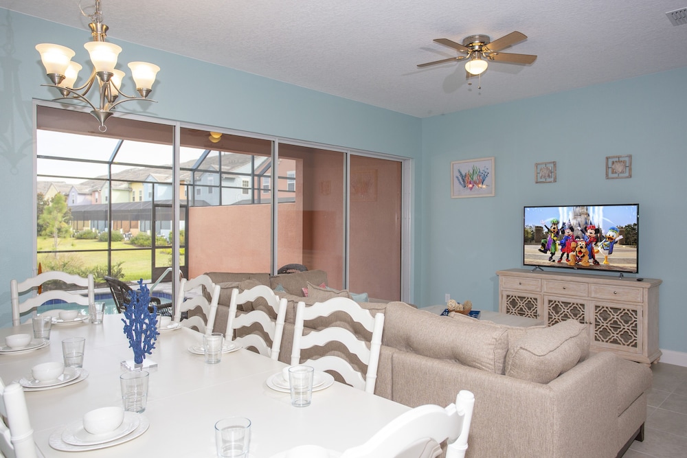 Marvelous 4 Bedroom w Pool @ Festival Resort 197 - photo 4