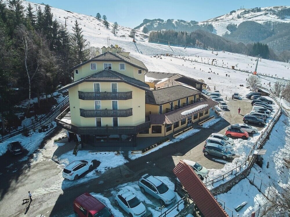 Hotel Dolomiti — hotel in Brentonico