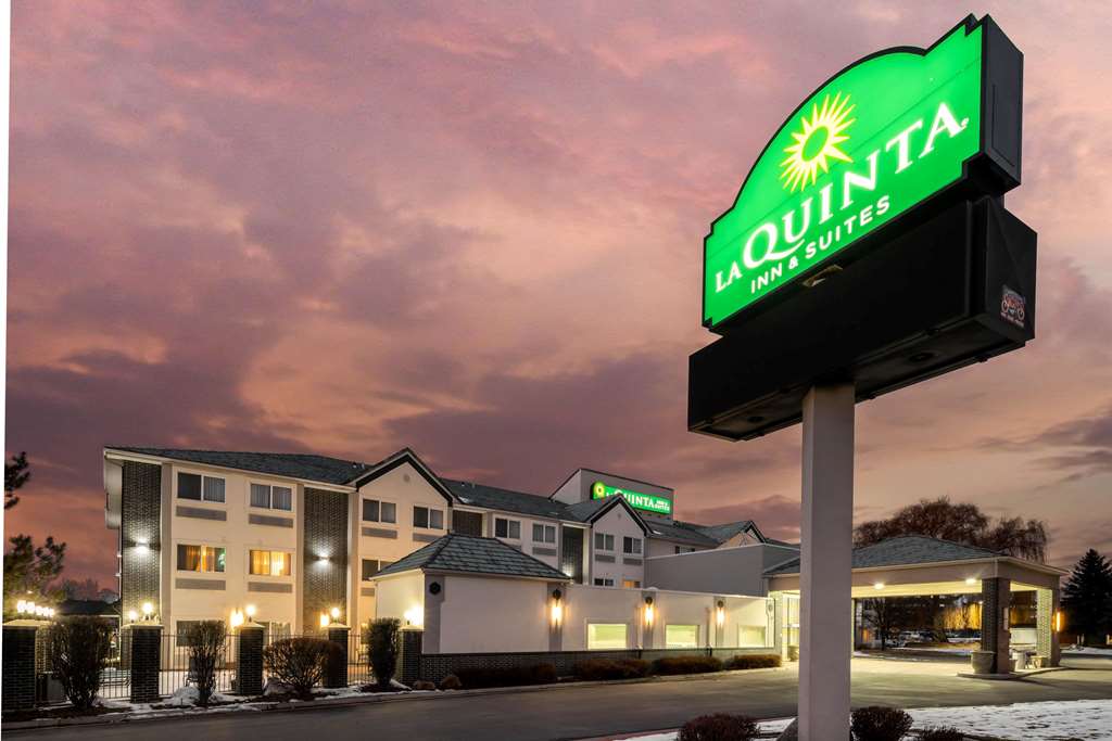 La Quinta Inn & Suites by Wyndham Logan - photo 2