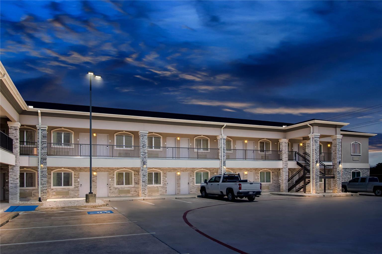 Econo Lodge Bryan TX - photo 5