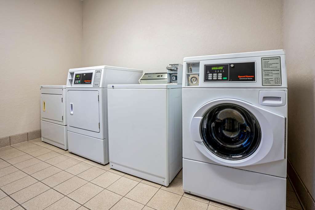 La Quinta Inn & Suites by Wyndham Conroe - photo 28