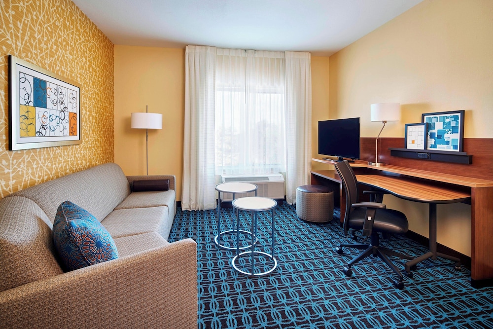 Fairfield Inn & Suites by Marriott Alexandria - photo 6