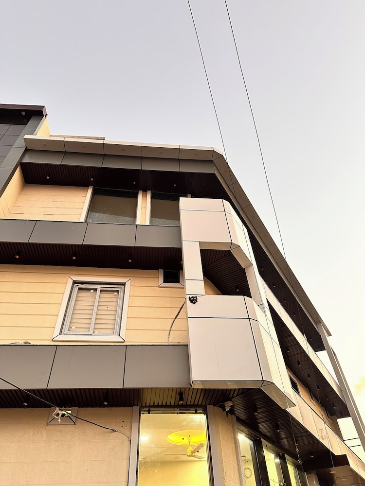 Hotel R.K Palace - last minute hotel in Vrindavan