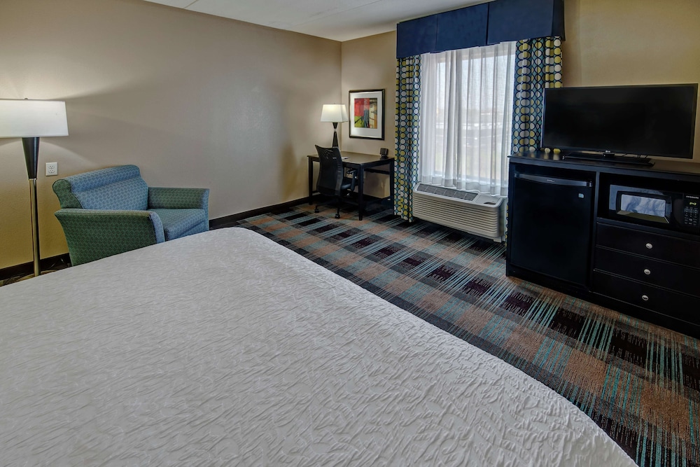 Hampton Inn & Suites Clarksville - photo 22