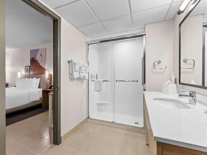 Best Western Plus Philadelphia Bensalem Hotel - photo 35