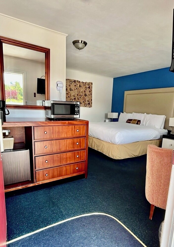 Saco River Motor Lodge & Suites - photo 10