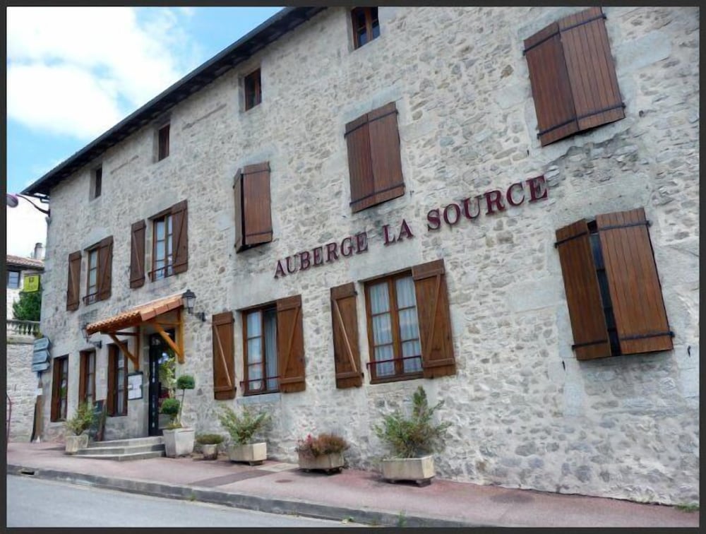 Auberge la Source - carbon neutral hotel in Condat-Sur-Vienne