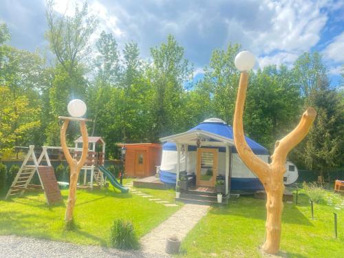 Slow Flow Glamp in Rzyki, Poland