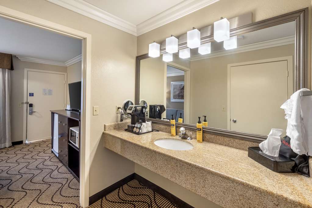 Best Western Plus Orchid Hotel & Suites - photo 67