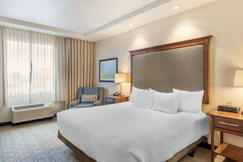 Best Western Premier Boulder Falls Inn - photo 12