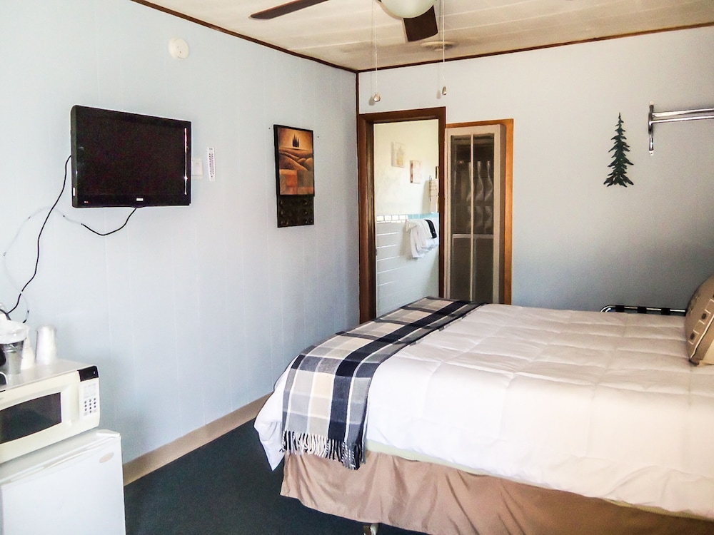 The Gold Pan Motel - photo 17