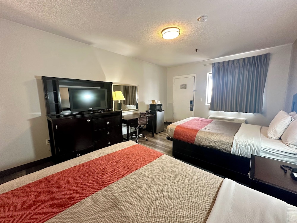 Red Carpet Inn Norwalk - photo 15