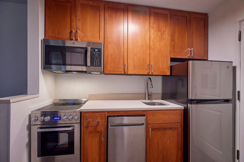 TownePlace Suites by Marriott Medford - photo 12