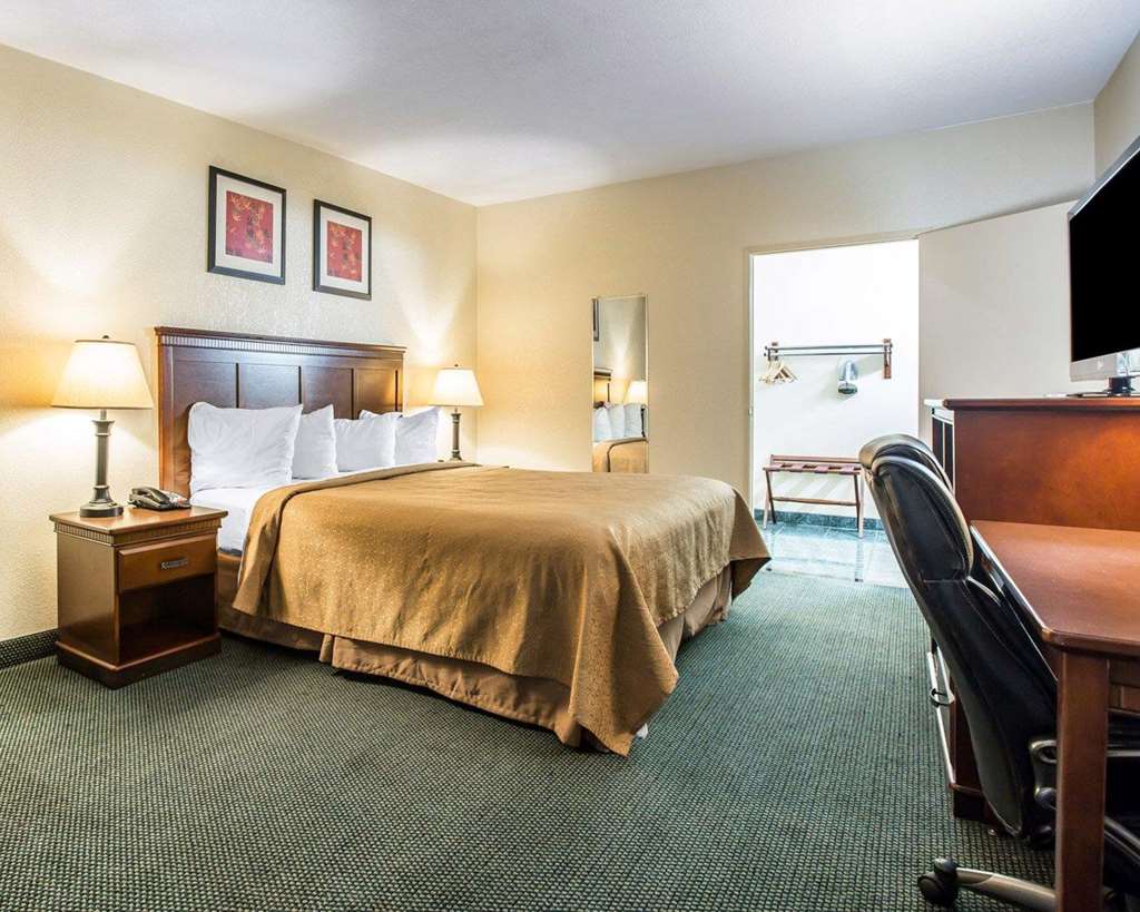 Quality Inn San Diego I 5 Naval Base - photo 8