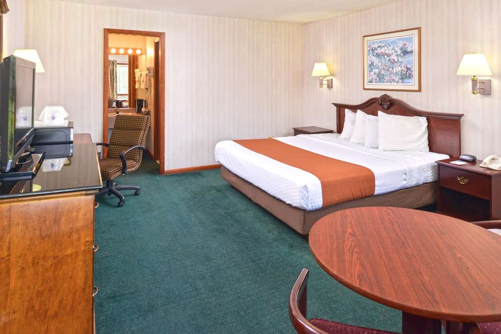 Americas Best Value Inn Plattsburgh - photo 8