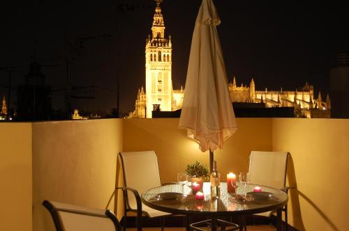 Green Apartments Giralda Views — 4-Star Luxury Hotel in Sevilla, Spain