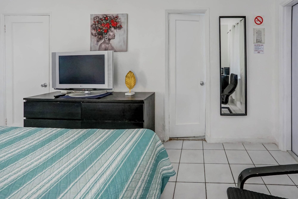 Richard's Motel - photo 17
