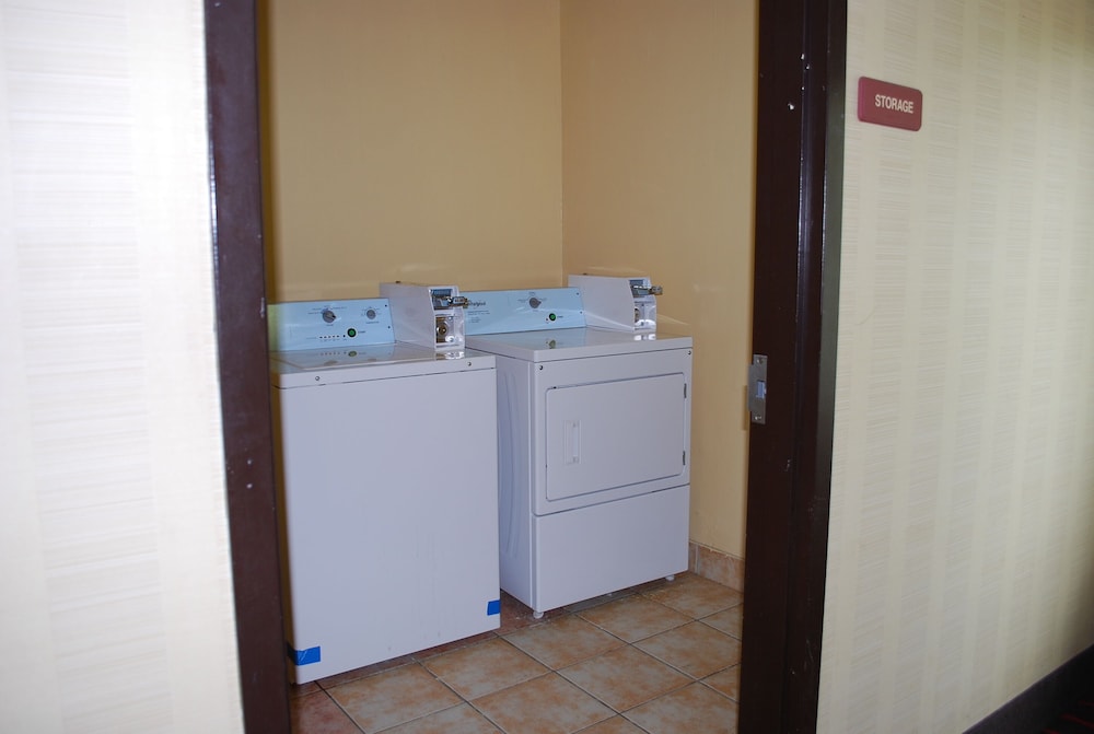 Jameson Inn and Suites Riverdale - photo 33