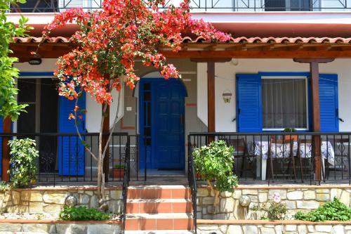 Pansion Pandora — 4-Star Luxury Hotel in Skiathos, Greece