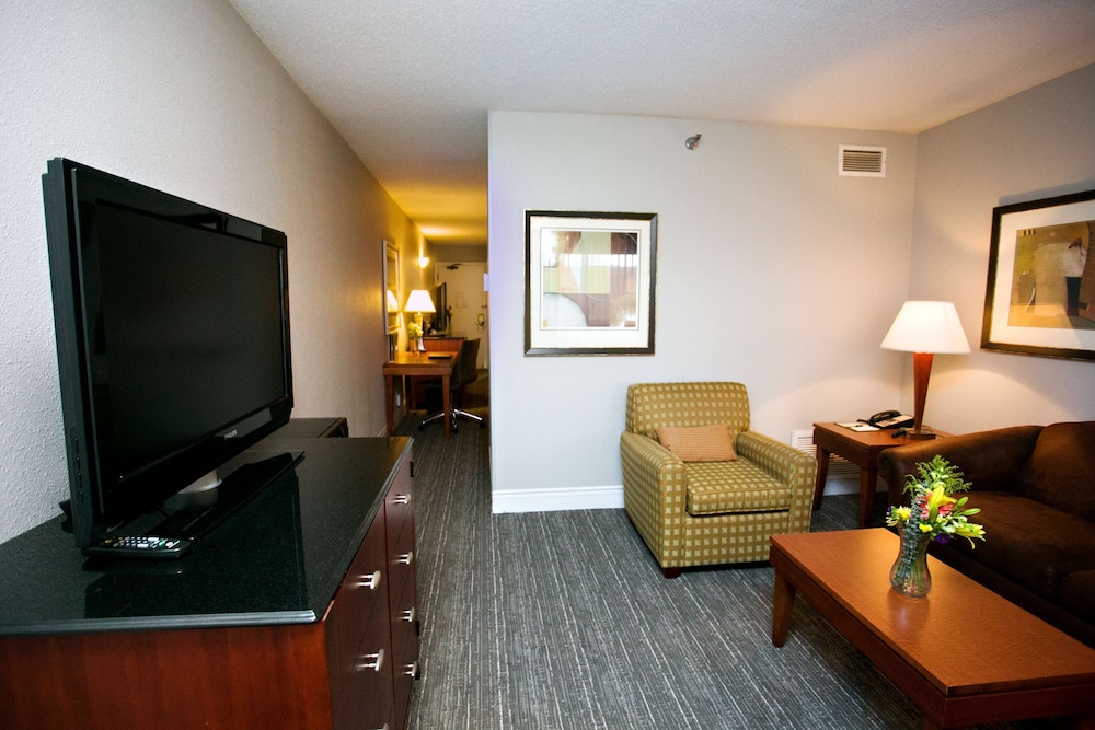 DoubleTree by Hilton Minneapolis Park Place - photo 15