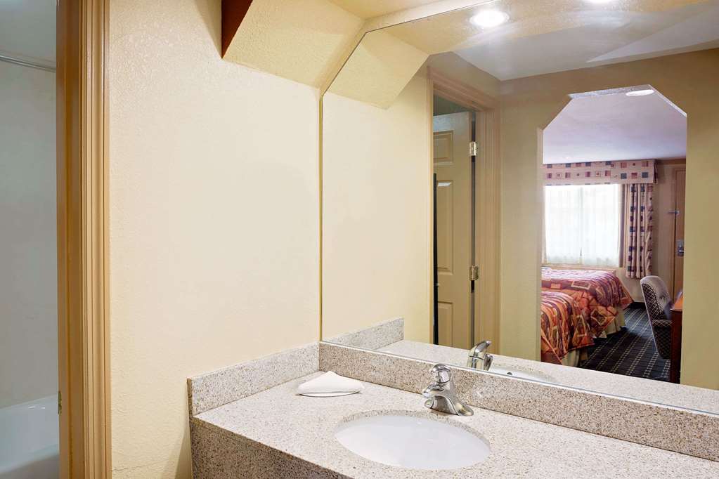 Knights Inn Port Charlotte - photo 7