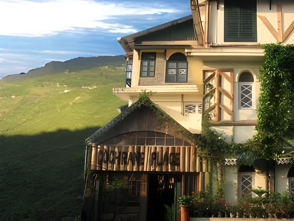 Cochrane Place in Karsiyang, India