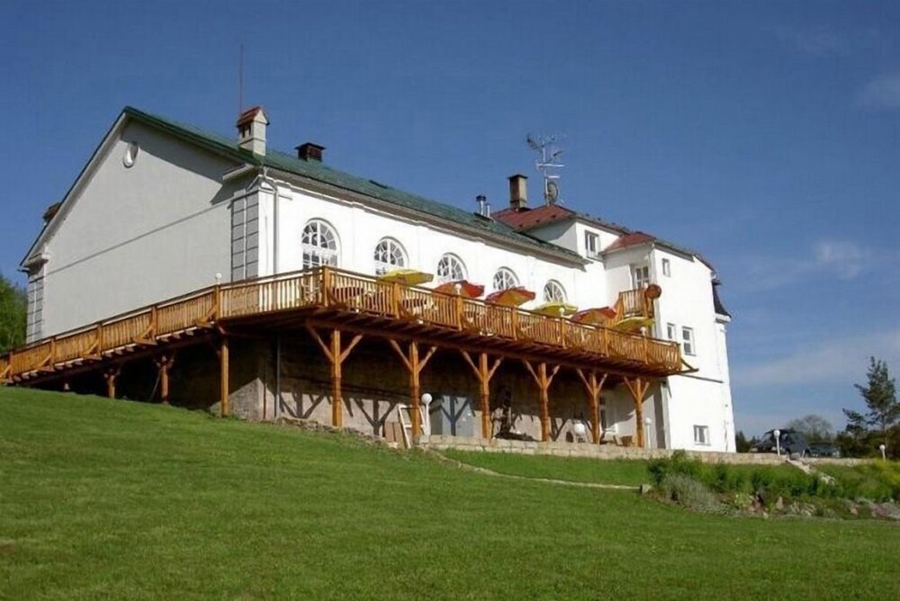 Hotel Zámeček Janovičky — hotel in Broumov