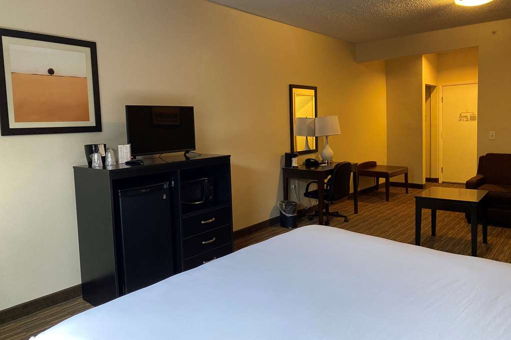 Baymont by Wyndham Houston North - photo 15