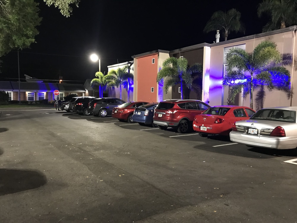Tropical Inn & Suites - photo 72