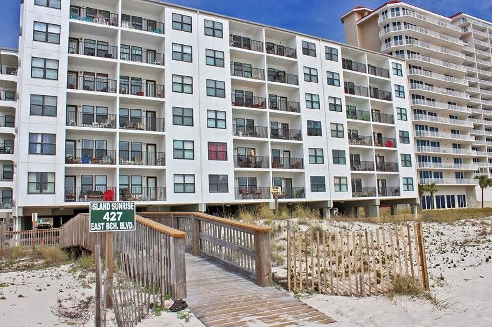 Island Sunrise — 4-Star Luxury Hotel in Gulf Shores, United States
