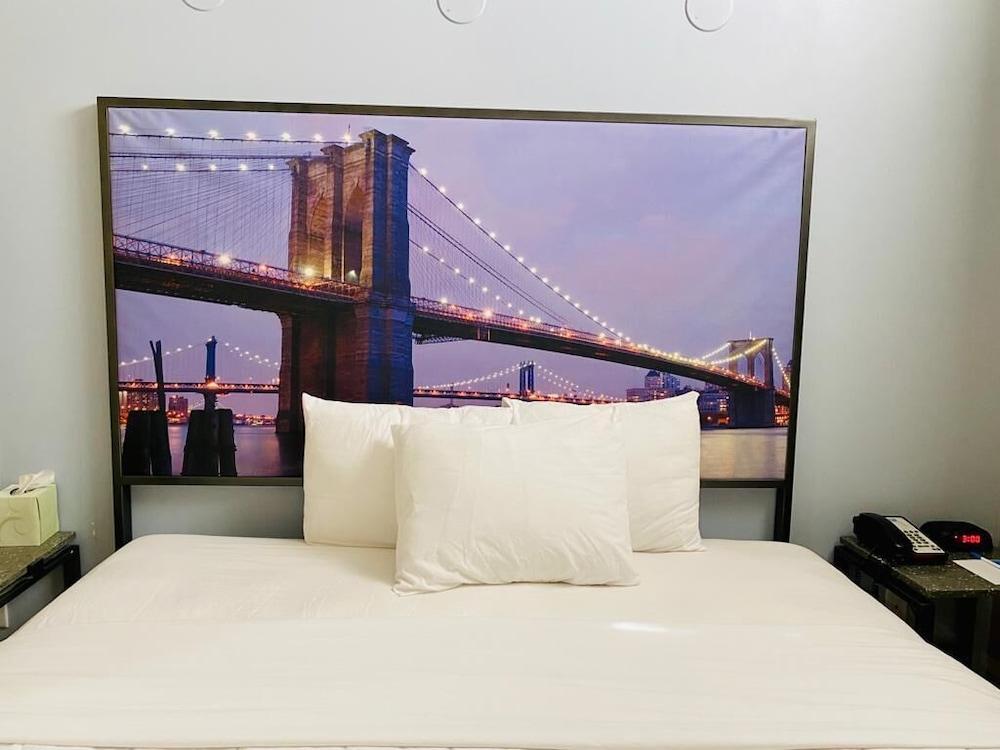 Rodeway Inn Near JFK Airport - photo 9