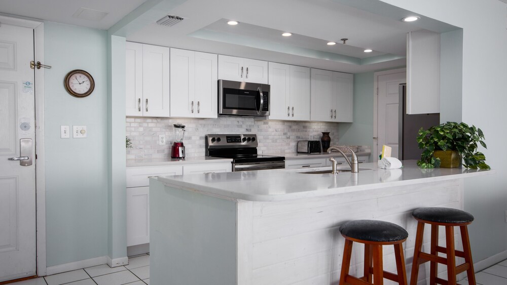 Long Beach 4 1007E 556192 by RedAwning - photo 43