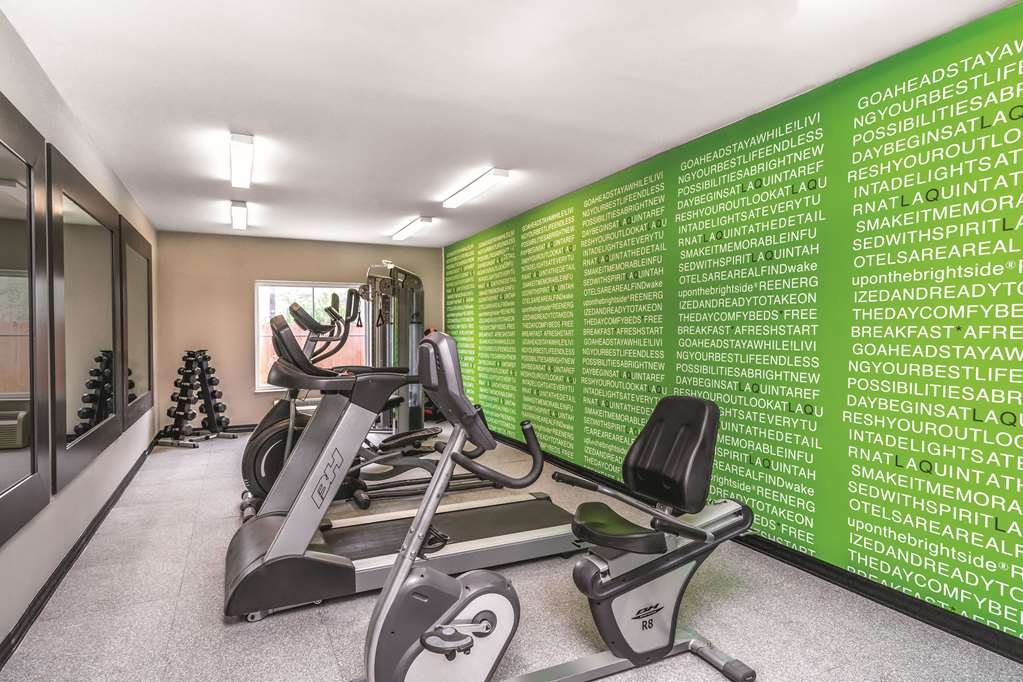 La Quinta Inn & Suites by Wyndham Rome - photo 9