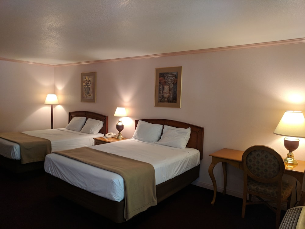 Saddle West Hotel and Casino and RV Park - photo 6