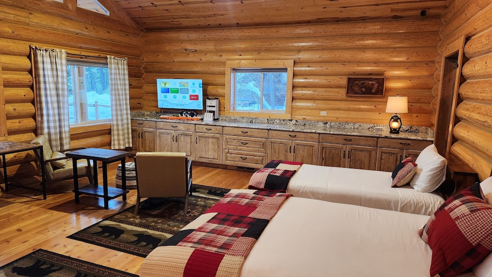 Beargrass Lodging and RV Resort - photo 49