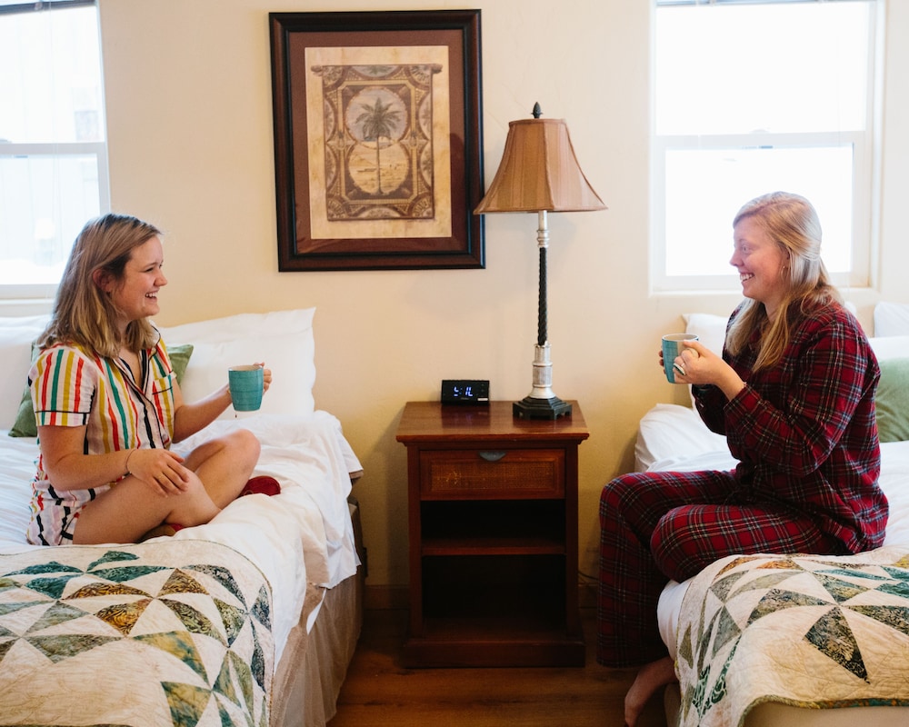 The Islander Inn - photo 15