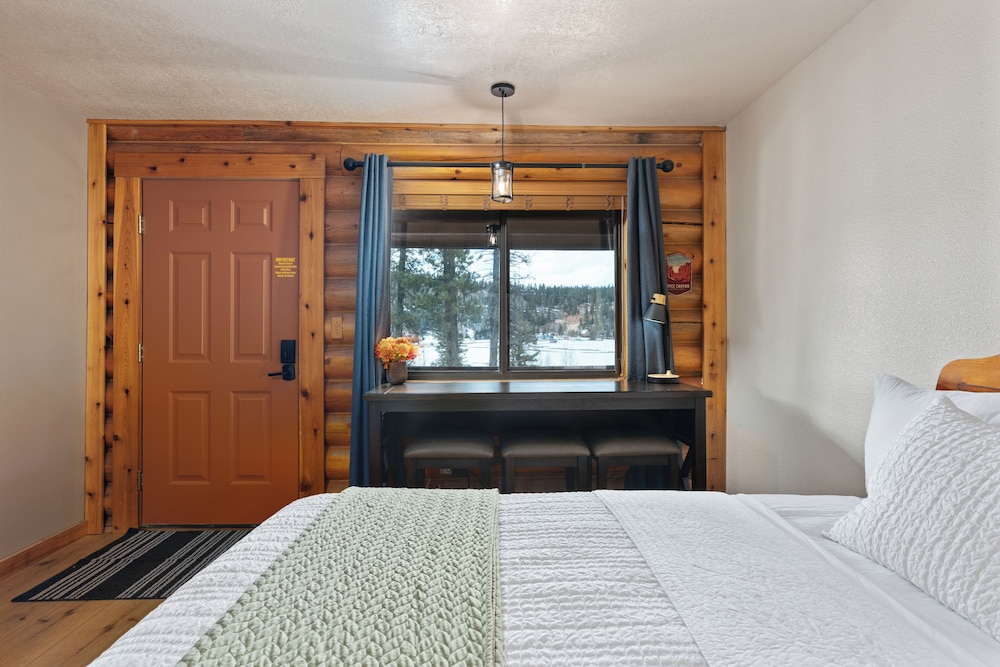 Duck Creek Village Inn - photo 114