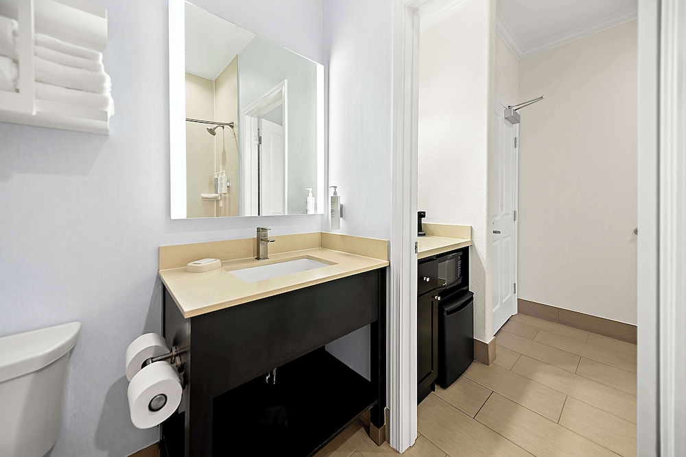 Hampton Inn Morgan Hill - photo 34