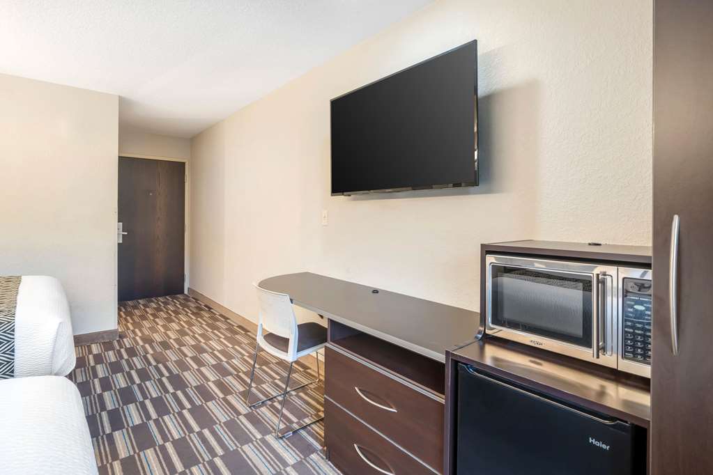 Microtel Inn & Suites by Wyndham Brooksville - photo 22