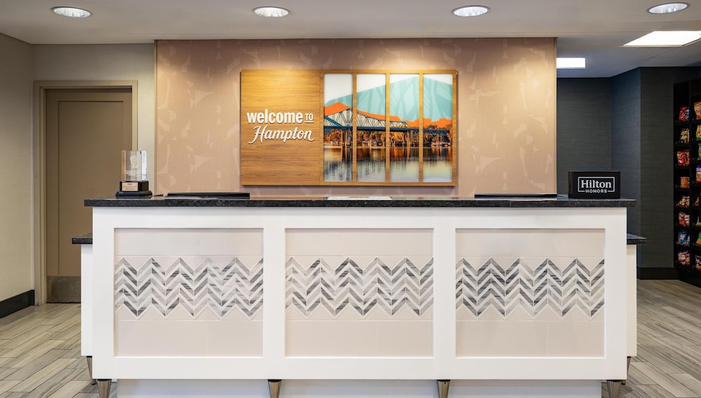 Hampton Inn & Suites La Crosse Downtown - photo 5