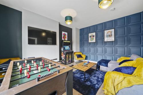 Central Coventry Cinema Tv Games Room Sleeps 11 in Coventry, United Kingdom