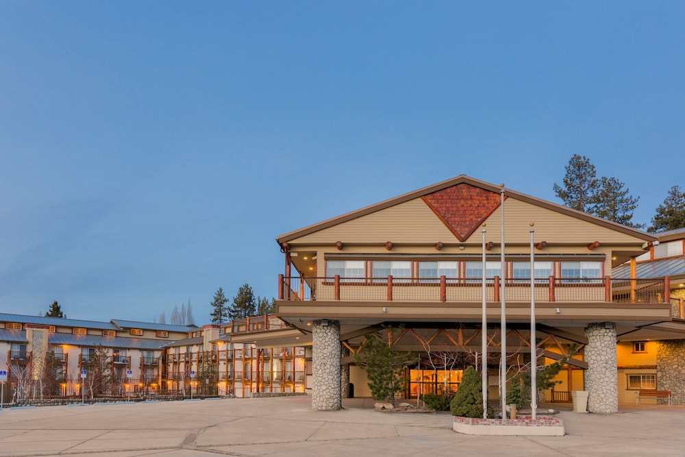 Holiday Inn Resort The Lodge At Big Bear Lake by IHG - photo 69