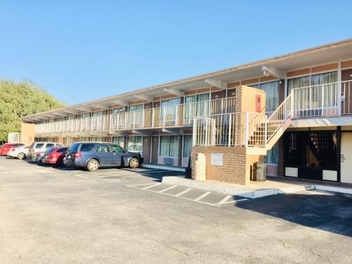 Masters Inn Tampa East - photo 2